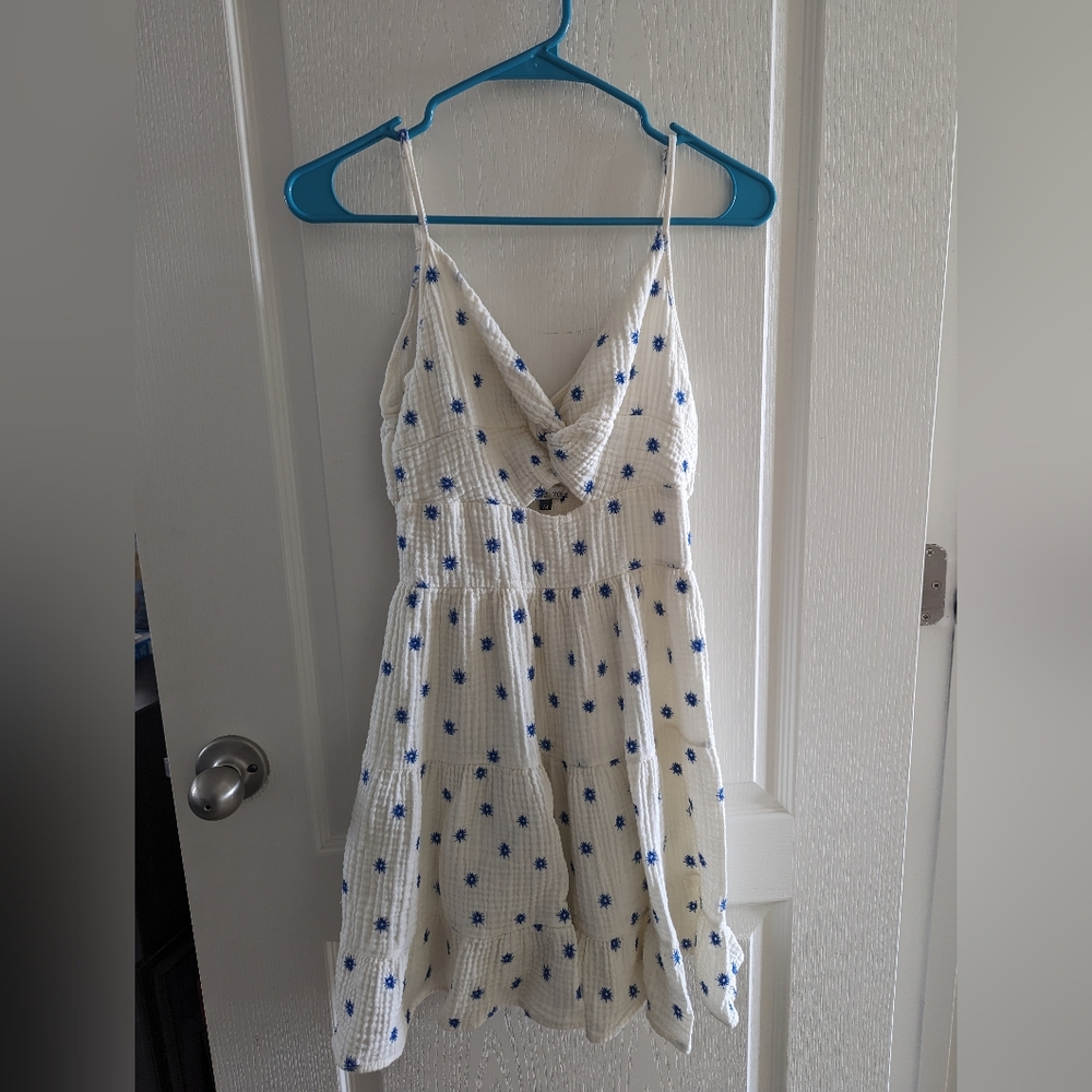 Wild Moss - Boot Barn sundress medium and white